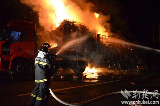 高速公路货车起火事件深度剖析与解析