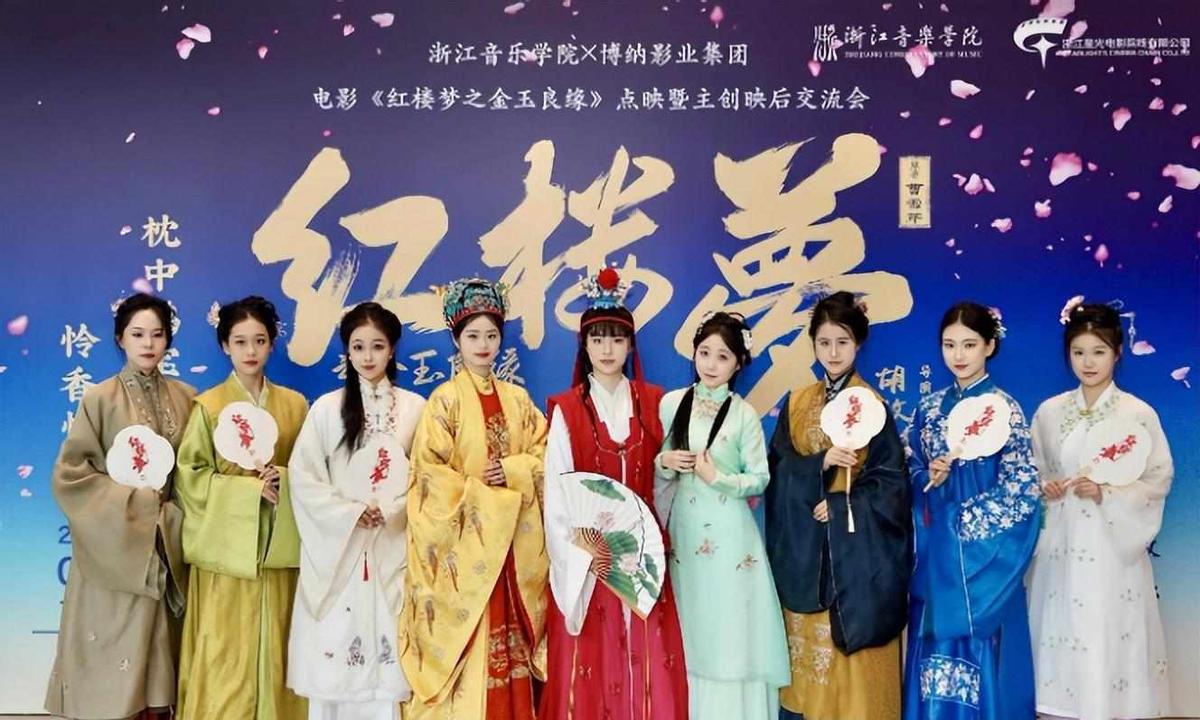 林青霞最新动态，时光女神依旧风采迷人