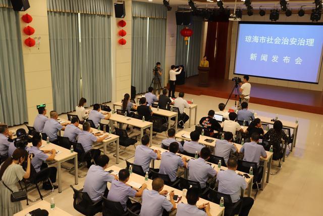 琼海城市繁荣新动态，活力迸发，发展迅猛